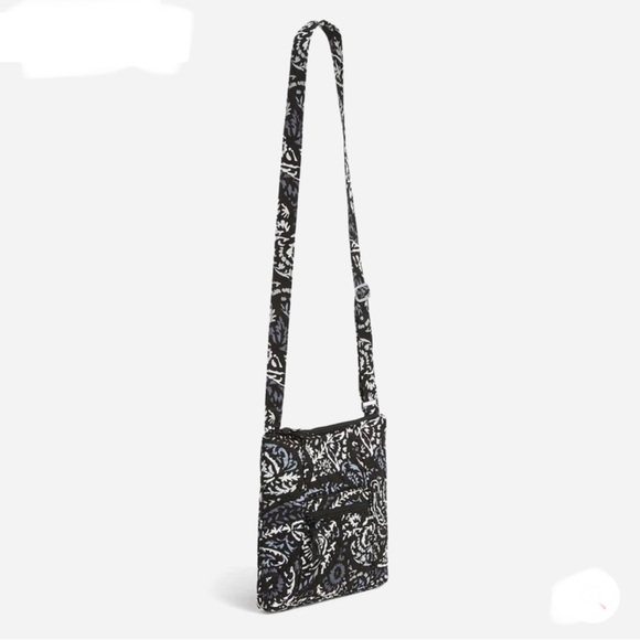 Vera Bradley Handbags - Vera Bradley Hipster in Paisley Noir NWT